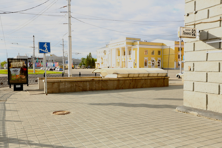 Площадь октября фото Подземный переход на площади Октября в Барнауле выставили на торги - МК Барнаул