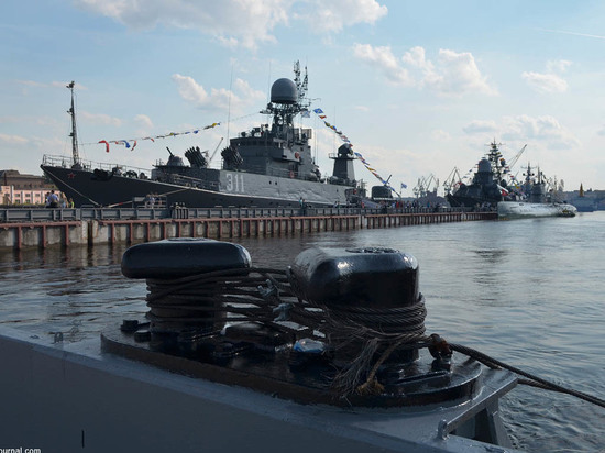 Серьезные ограничения введены в Петербурге из-за репетиций Дня ВМФ