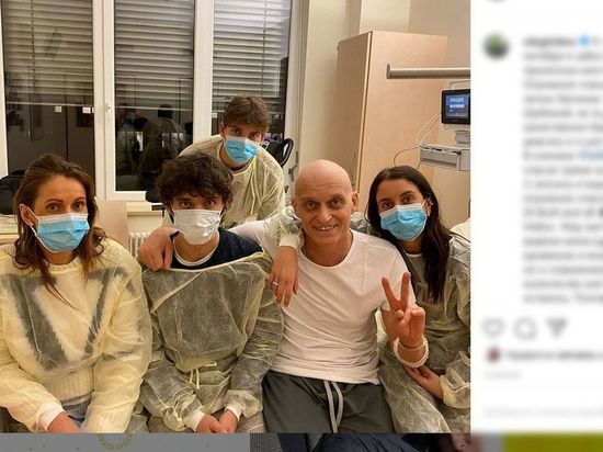 Страдающему раком крови Олегу Тинькову пересадили костный мозг