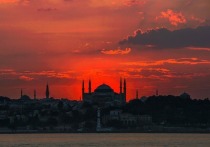 США разочарованы решением турецких властей превратить собор Святой Софии в Стамбуле в мечеть и ждут от Анкары ответ на вопрос, как достопримечательность останется доступной для все посетителей