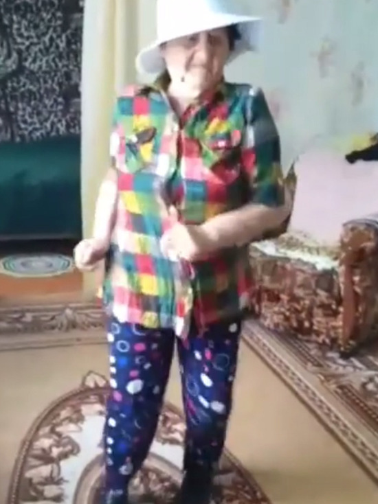 В Бурятии "танцующая бабушка" встречает свое 91-летие новым танцем