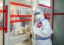 По данным оперативного штаба, за истекшие сутки в России выявлены 6611 новых случаев заражения коронавирусом COVID-19