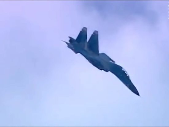 Российские истребители поднялись на перехват самолета ВВС США