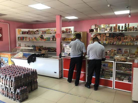 В столице Тувы в магазинах  изымают нелегальное пиво