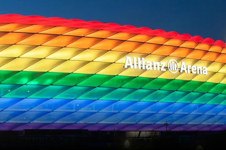 Стадион "Баварии" окрасят в цвета ЛГБТ-флага