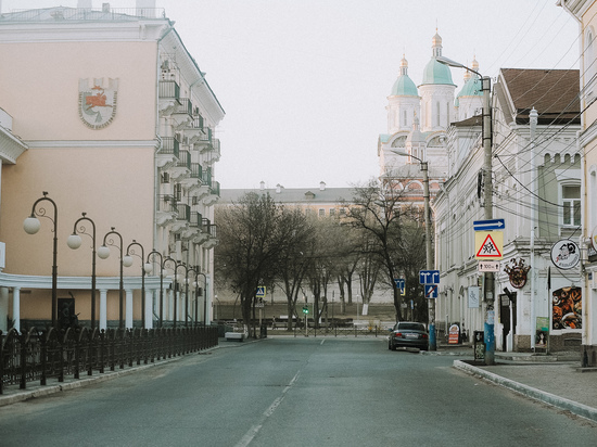 По одной из улиц Астрахани запрещена остановка и стоянка