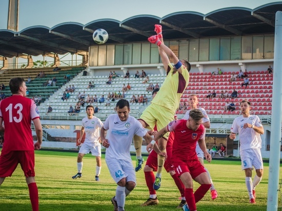 Премьер-лига КФС: "Евпатория" одержала 13-ю победу подряд
