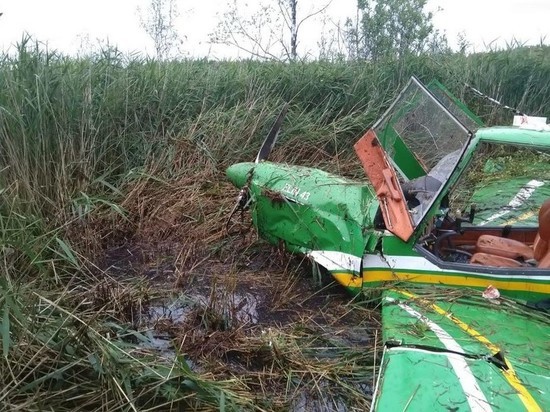 Самолет совершил жесткую посадку под Тверью, есть пострадавшие