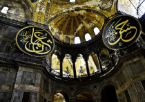 10 июля государственный совет Турции обнародовал официальное решение, касающееся смены статуса собора Святой Софии: решение совета министров страны от 1934 года, превращающее мечеть Святой Софии в музей, было турецкими судьями единогласно аннулировано