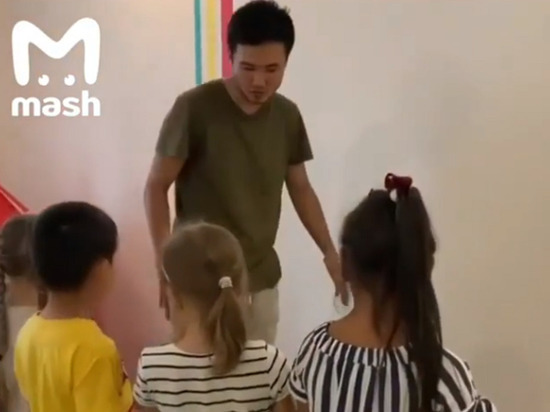 В детском саду Улан-Удэ работают два "усатых няня"