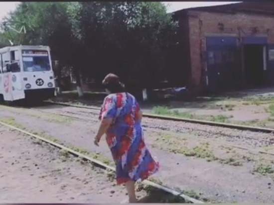 В Улан-Удэ водитель экстренно остановил 20-тонный трамвай за пару секунд
