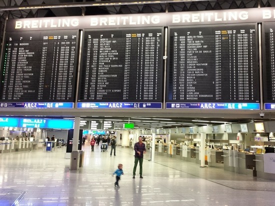 Германия: Франкфуртский аэропорт продолжает бороться с последствиями короны