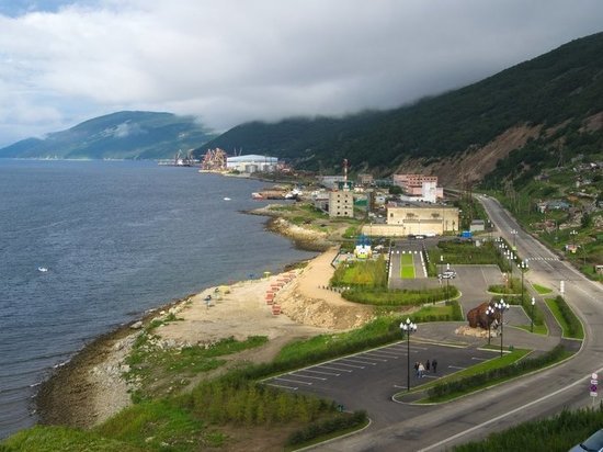 Житель Магадана погиб, выпав из лодки в бухте Нагаева