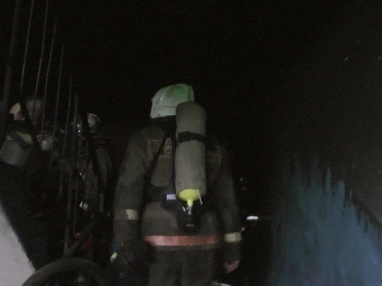 Ночью из загоревшейся в Кемерове девятиэтажки эвакуировали девять человек