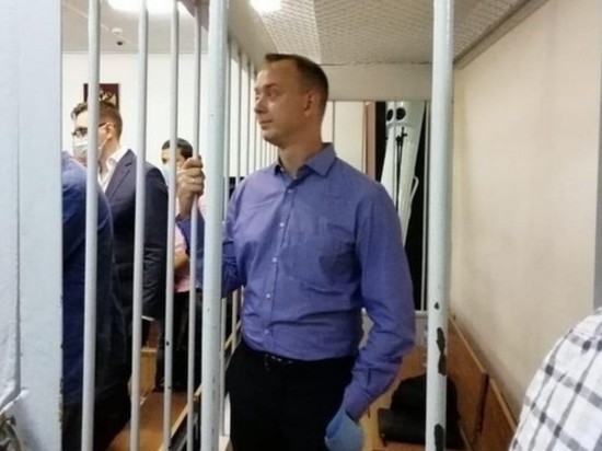 Песков отказался комментировать арест Сафронова