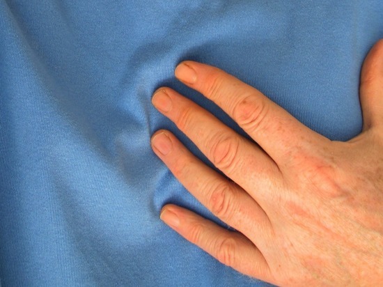 Насторожить должны изменение цвета кожи и вмятины