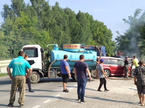 Дорогую иномарку тушили фекалиями в Новосибирске