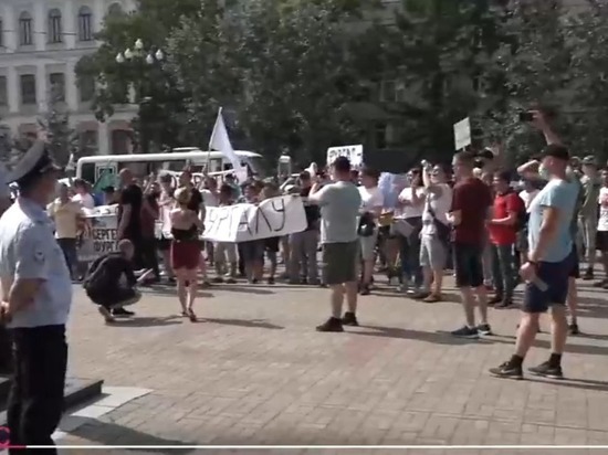 Тысячи человек вновь вышли на акцию в Хабаровске