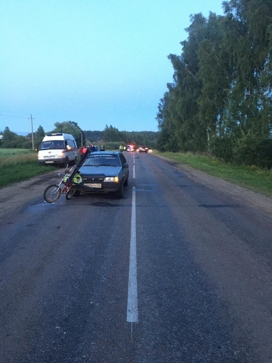 Ослепленный водитель насмерть сбил велосипедиста в Тверской области