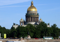 Очередной этап снятия карантина в Санкт-Петербурге: в Исаакиевскрм соборе начались службы