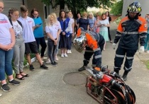 Сотрудники аварийно-спасательной службы «Юпитер» приняли участие в мероприятии по профориентации молодых