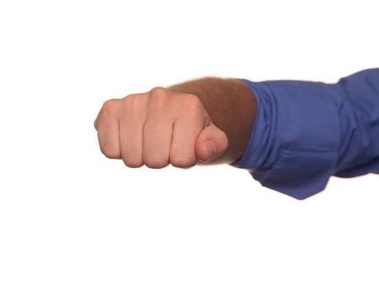 В Смоленске на автомойке ссора друх коллег закончилась больницей и уголовным делом