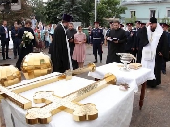 На костромском храме Ильи пророка появился новый крест