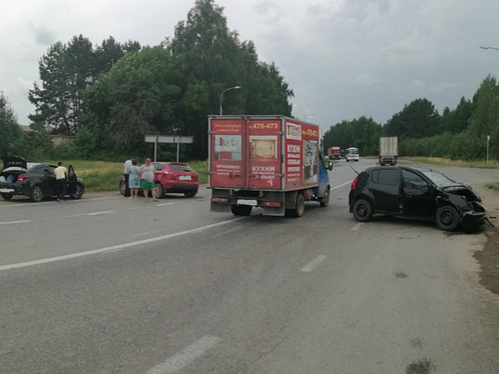 В ДТП между Воткинском и Ижевском пострадали 6 человек