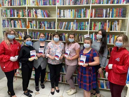 В Воронеже участники «Молодёжки ОНФ»  решили обеспечить библиотеки важными книгами