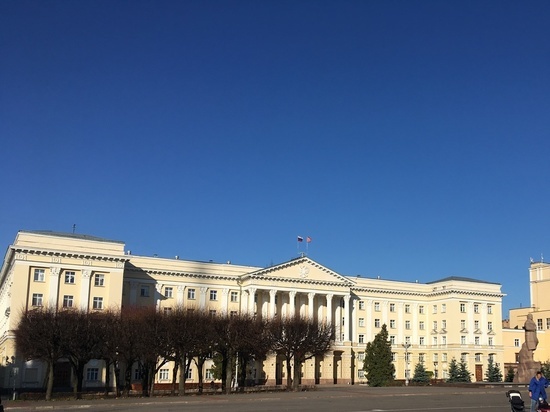 У смоленского губернатора просят помощи представители двух партий