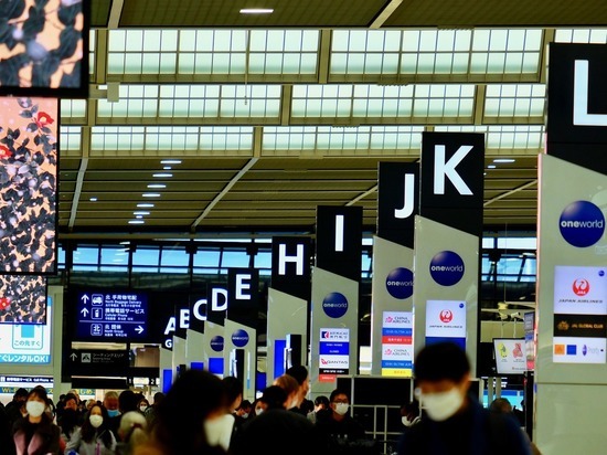 Министр транспорта Германии: кто и когда должен носить маску в аэропортах и самолётах