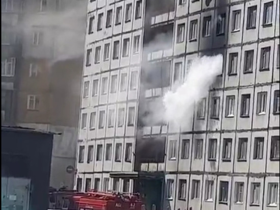 В Норильске мужчина выпрыгнул из окна, чтобы спастись от пожара