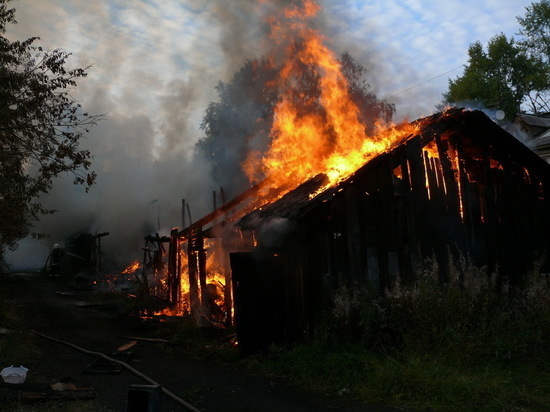Минувшей ночью в Орджоникидзевском районе тушили пожар