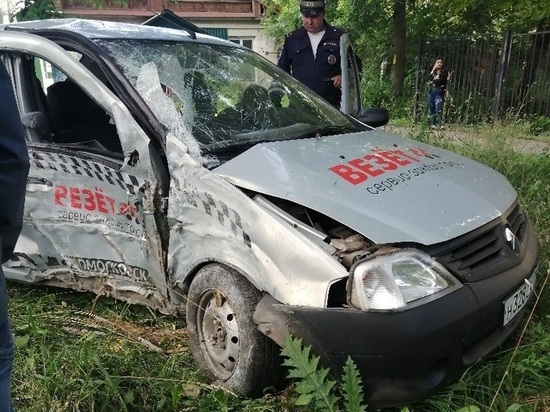 Не повезло: такси "Везет" попало в аварию под Тулой