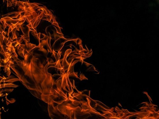 Ночью на Николаева в Смоленске полыхали два экскаватора