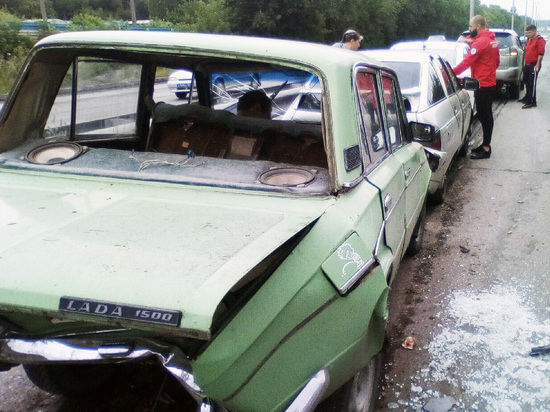 Самая массовая авария дня в Новосибирске: 5 авто собрались в паровозик