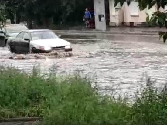 Читинцы публикуют фото и видео затопленных после дождя улиц