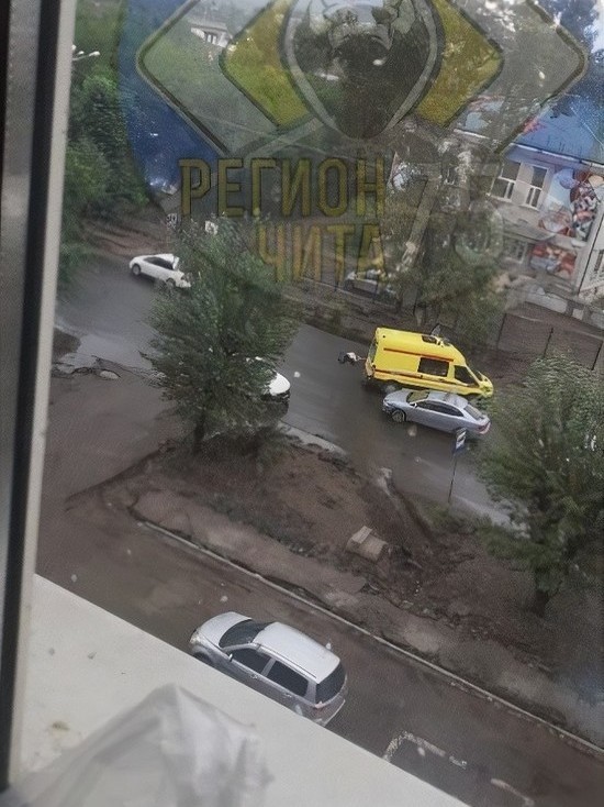 Читинку с детьми сбили на пешеходном переходе