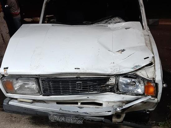 Отечественная легковушка в Кузбассе насмерть сбила подростка