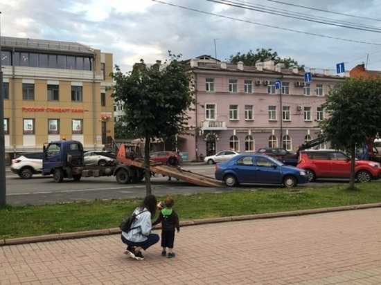Ярославские сети наполняются проклятиями по поводу работающих в центре города эвакуаторов