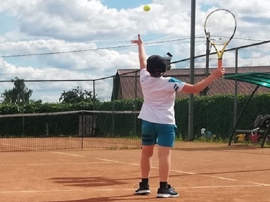 Юные теннисисты соревновались в мастерстве в Серпухове