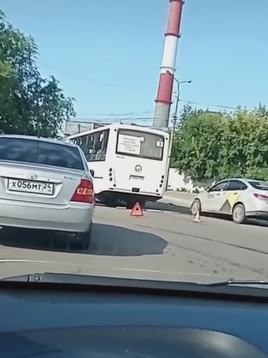 В аварии с такси и автобусом в Красноярске пострадал 12-летний мальчик