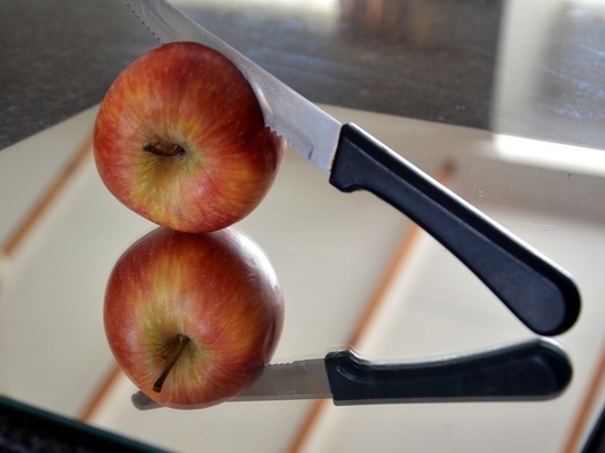 Женщина за непочтение убила сноху ножом, которым резала яблоки