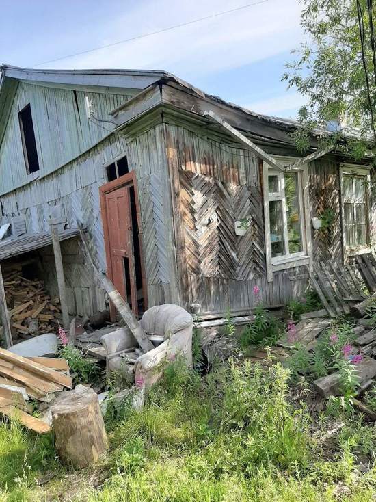 В Салехарде жильцы разваливающегося дома боятся за свои жизни
