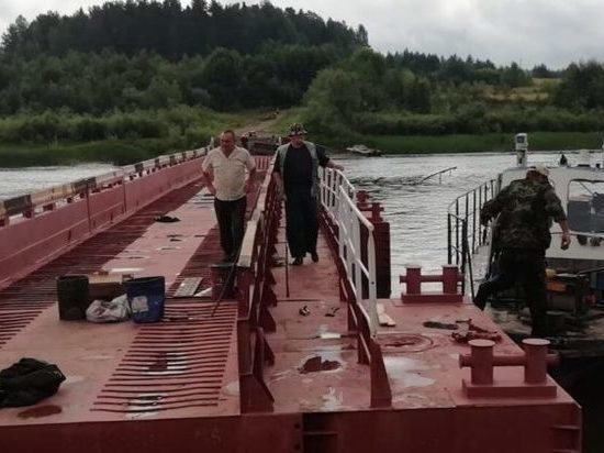 В Пыщугском районе Костромской области восстанавливается понтонный мост через Ветлугу