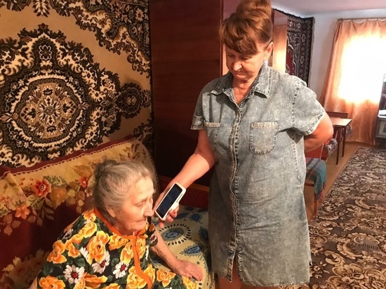 Жительницу калмыцкого райцентра Садовое поздравили с 90-летием