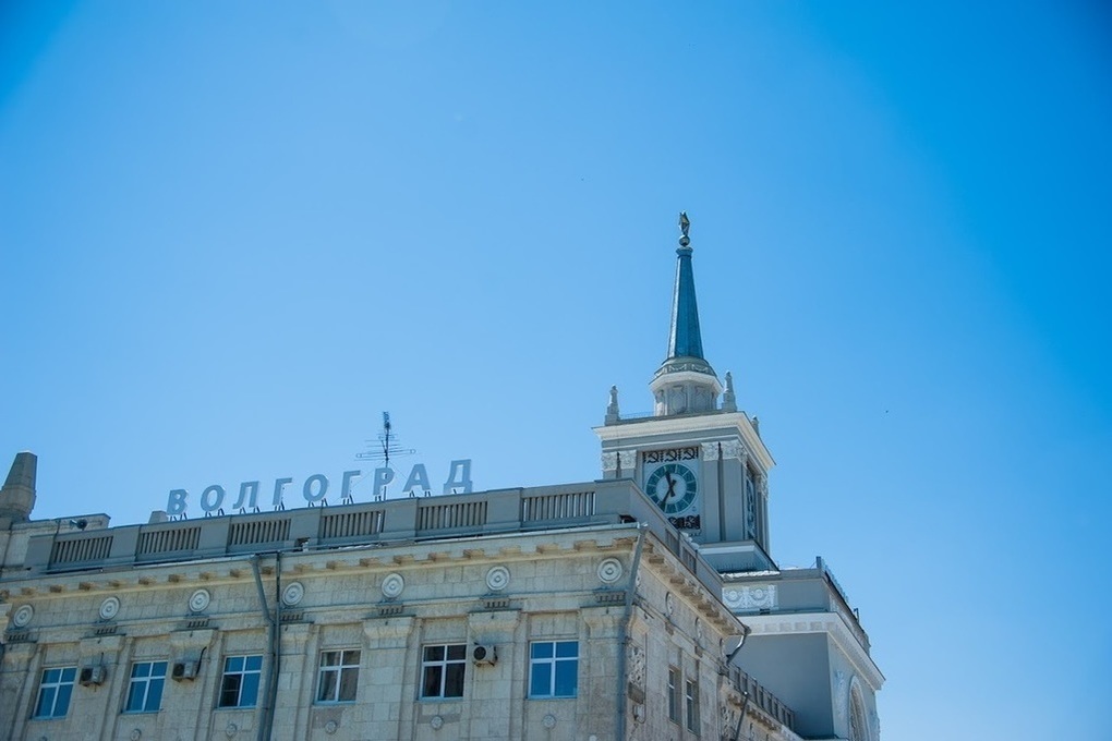 Московская волгоград. Шпиль Волгоград. Волгоградский вокзал 1990. Часовая башня Волгоград.