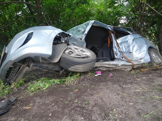 Три человека пострадали в жёстком ДТП на кузбасской трассе
