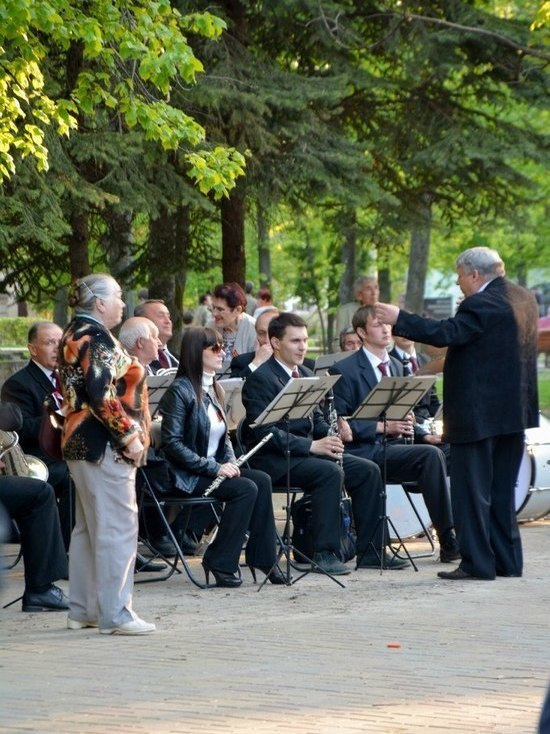 В Курске открыт сезон музыки в парках