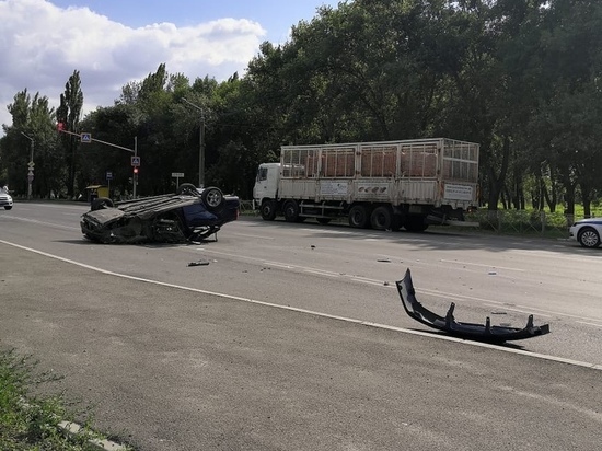 На трассе «Новошахтинск-граница с Украиной» водитель легковушки пострадал в ДТП